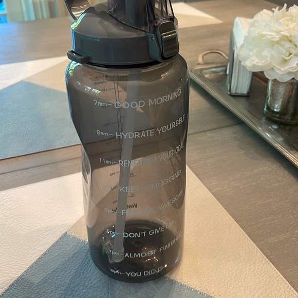 Other - 64 ounce Motivational water jug